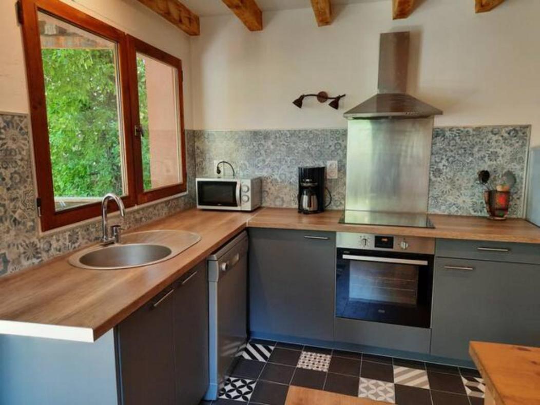 Holiday home Maison Renovee Au Sommet Du Village Llo